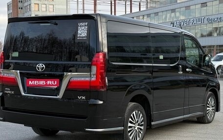 Toyota HiAce H300, 2021 год, 6 580 000 рублей, 3 фотография