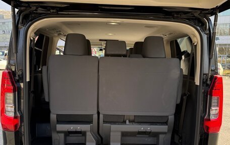 Toyota HiAce H300, 2021 год, 6 580 000 рублей, 17 фотография