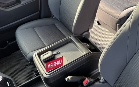 Toyota HiAce H300, 2021 год, 6 580 000 рублей, 14 фотография