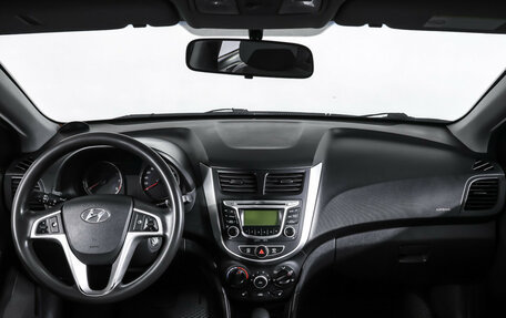 Hyundai Solaris II рестайлинг, 2013 год, 897 000 рублей, 17 фотография