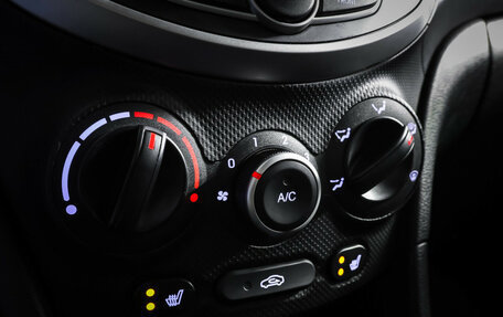 Hyundai Solaris II рестайлинг, 2013 год, 897 000 рублей, 19 фотография