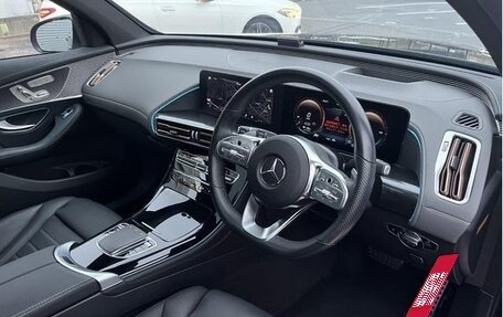 Mercedes-Benz EQC, 2022 год, 4 000 000 рублей, 10 фотография