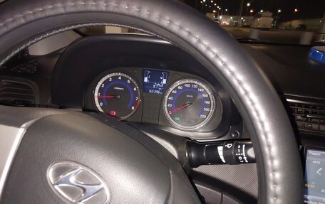 Hyundai Solaris II рестайлинг, 2014 год, 800 000 рублей, 6 фотография