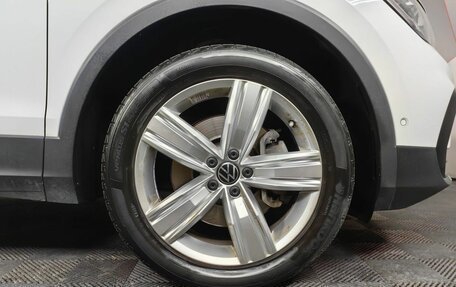 Volkswagen Tiguan II, 2021 год, 3 450 000 рублей, 18 фотография