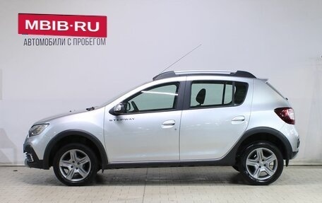 Renault Sandero II рестайлинг, 2021 год, 1 389 000 рублей, 2 фотография