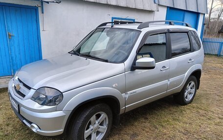 Chevrolet Niva I рестайлинг, 2018 год, 1 000 000 рублей, 2 фотография