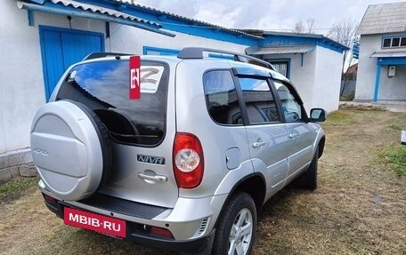 Chevrolet Niva I рестайлинг, 2018 год, 1 000 000 рублей, 3 фотография