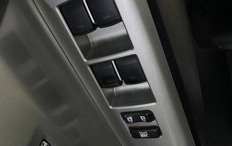 Toyota Noah III, 2011 год, 1 699 000 рублей, 17 фотография