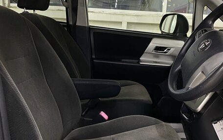 Toyota Noah III, 2011 год, 1 699 000 рублей, 16 фотография