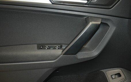 Volkswagen Tiguan II, 2017 год, 1 699 000 рублей, 6 фотография