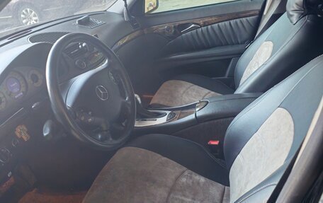 Mercedes-Benz E-Класс, 2004 год, 750 000 рублей, 4 фотография