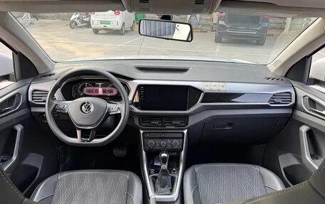 Volkswagen T-Cross I, 2022 год, 1 650 155 рублей, 8 фотография