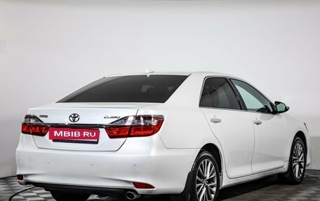 Toyota Camry, 2017 год, 2 099 000 рублей, 5 фотография