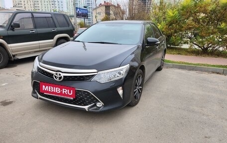 Toyota Camry, 2018 год, 2 100 000 рублей, 2 фотография