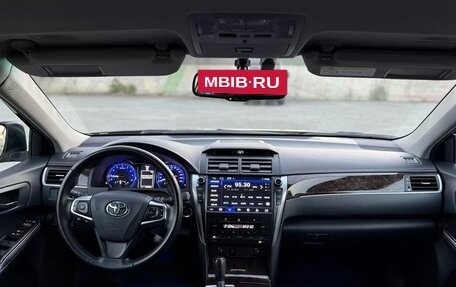 Toyota Camry, 2018 год, 2 100 000 рублей, 10 фотография