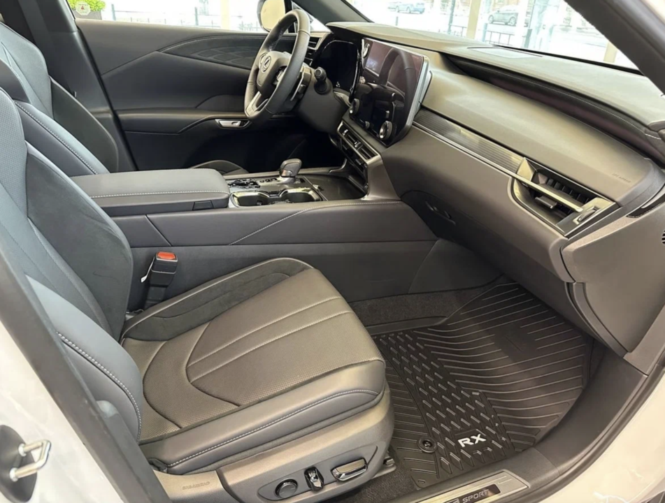 Lexus RX IV рестайлинг, 2025 год, 11 800 000 рублей, 4 фотография