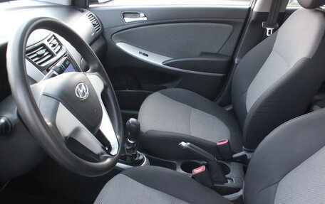 Hyundai Solaris II рестайлинг, 2013 год, 697 000 рублей, 10 фотография