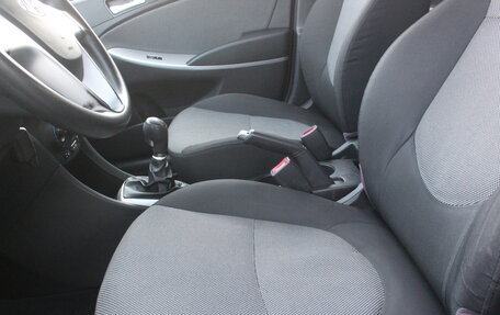 Hyundai Solaris II рестайлинг, 2013 год, 697 000 рублей, 11 фотография