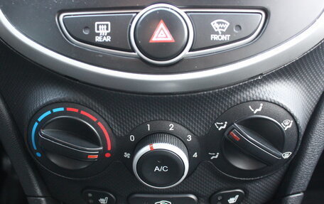 Hyundai Solaris II рестайлинг, 2013 год, 697 000 рублей, 21 фотография