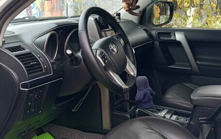 Toyota Land Cruiser Prado 150 рестайлинг 2, 2010 год, 2 450 000 рублей, 2 фотография