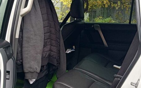 Toyota Land Cruiser Prado 150 рестайлинг 2, 2010 год, 2 450 000 рублей, 3 фотография