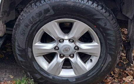 Toyota Land Cruiser Prado 150 рестайлинг 2, 2010 год, 2 450 000 рублей, 6 фотография