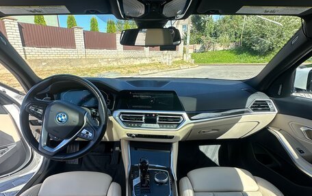 BMW 3 серия, 2021 год, 3 000 000 рублей, 12 фотография