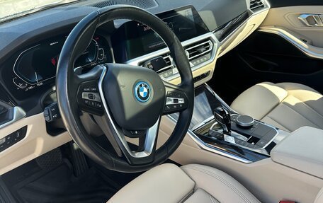 BMW 3 серия, 2021 год, 3 000 000 рублей, 10 фотография