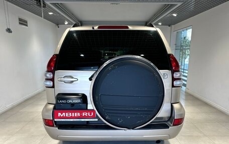 Toyota Land Cruiser Prado 120 рестайлинг, 2004 год, 1 800 000 рублей, 5 фотография