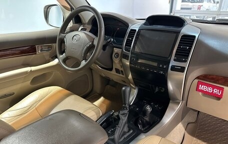 Toyota Land Cruiser Prado 120 рестайлинг, 2004 год, 1 800 000 рублей, 8 фотография