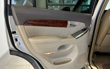 Toyota Land Cruiser Prado 120 рестайлинг, 2004 год, 1 800 000 рублей, 18 фотография