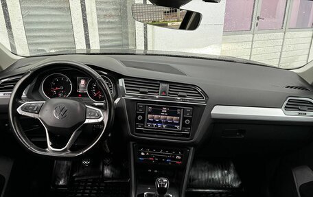 Volkswagen Tiguan II, 2021 год, 2 350 000 рублей, 4 фотография