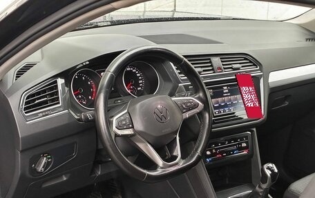 Volkswagen Tiguan II, 2021 год, 2 350 000 рублей, 3 фотография