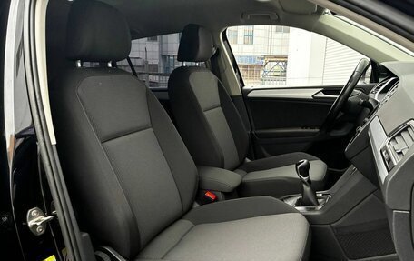 Volkswagen Tiguan II, 2021 год, 2 350 000 рублей, 16 фотография