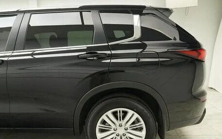 Mitsubishi Outlander, 2025 год, 7 100 000 рублей, 10 фотография