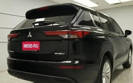 Mitsubishi Outlander, 2025 год, 7 100 000 рублей, 4 фотография