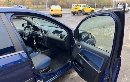 Ford Fiesta, 2005 год, 370 000 рублей, 16 фотография