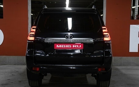 Toyota Land Cruiser Prado 150 рестайлинг 2, 2020 год, 4 798 000 рублей, 6 фотография