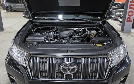 Toyota Land Cruiser Prado 150 рестайлинг 2, 2020 год, 4 798 000 рублей, 9 фотография