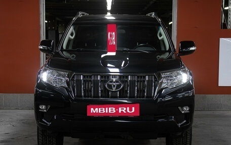 Toyota Land Cruiser Prado 150 рестайлинг 2, 2020 год, 4 798 000 рублей, 2 фотография