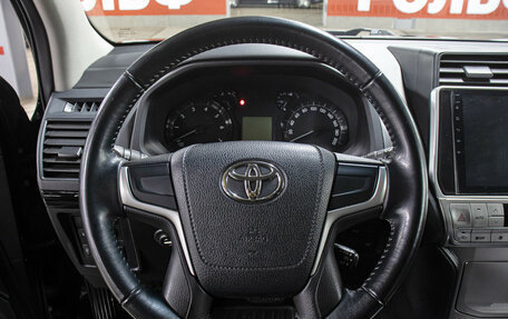 Toyota Land Cruiser Prado 150 рестайлинг 2, 2020 год, 4 798 000 рублей, 17 фотография