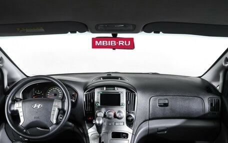 Hyundai Grand Starex Grand Starex I рестайлинг 2, 2013 год, 1 359 000 рублей, 19 фотография