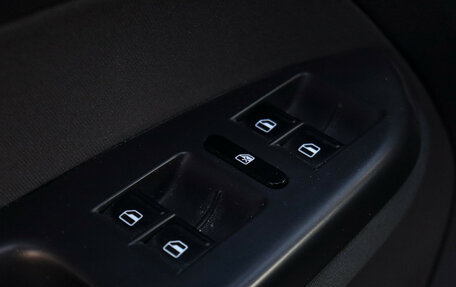 Volkswagen Touran III, 2011 год, 877 000 рублей, 13 фотография