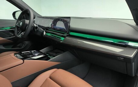 BMW 5 серия, 2025 год, 12 000 000 рублей, 7 фотография