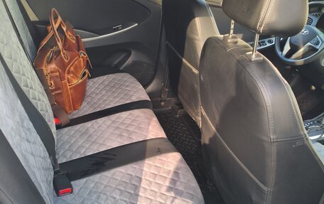 Hyundai Solaris II рестайлинг, 2015 год, 900 000 рублей, 11 фотография