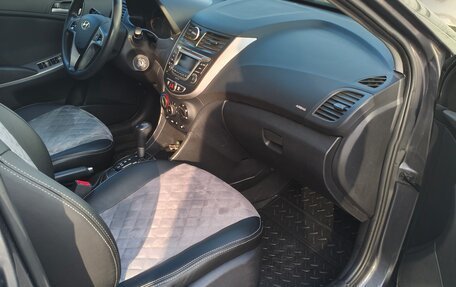 Hyundai Solaris II рестайлинг, 2015 год, 900 000 рублей, 13 фотография