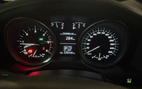 Toyota Land Cruiser 200, 2013 год, 3 500 000 рублей, 23 фотография