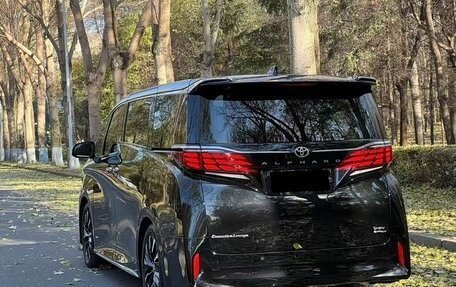 Toyota Alphard, 2024 год, 12 115 000 рублей, 13 фотография