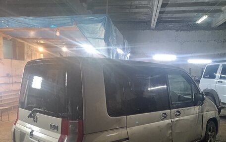 Honda Mobilio I, 2002 год, 190 000 рублей, 4 фотография