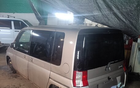 Honda Mobilio I, 2002 год, 190 000 рублей, 3 фотография